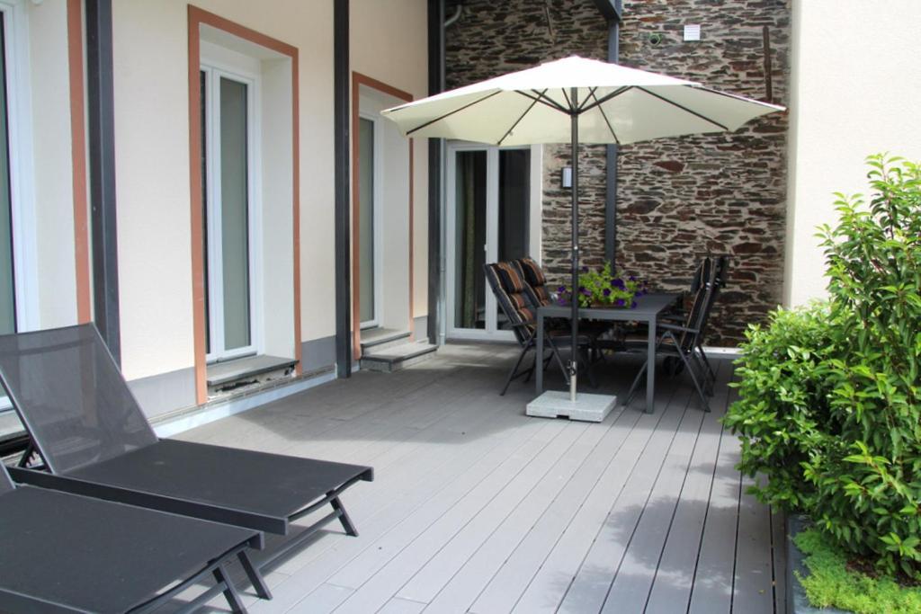 Moselromance - Luxusapartment - Grosse Terrasse - Ruhige Lage 트라벤트라바흐 외부 사진